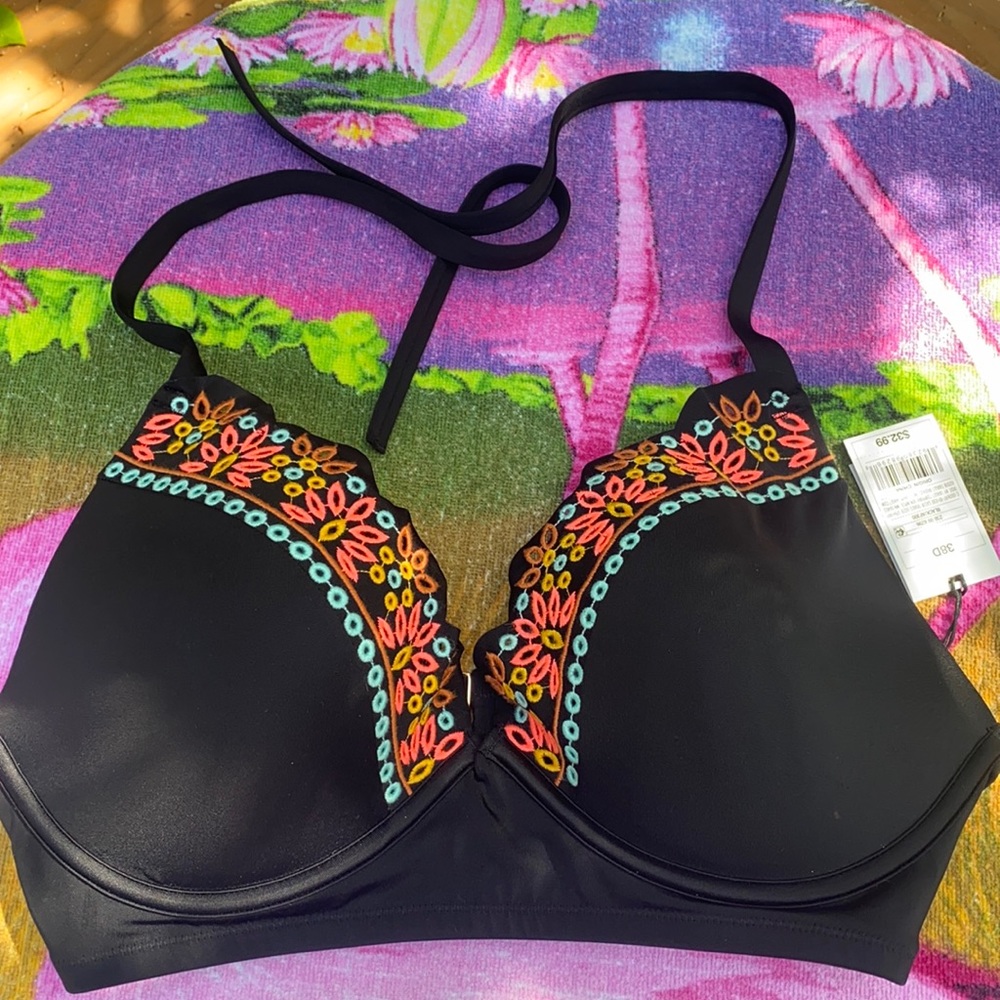 NWT Bikini top 38D